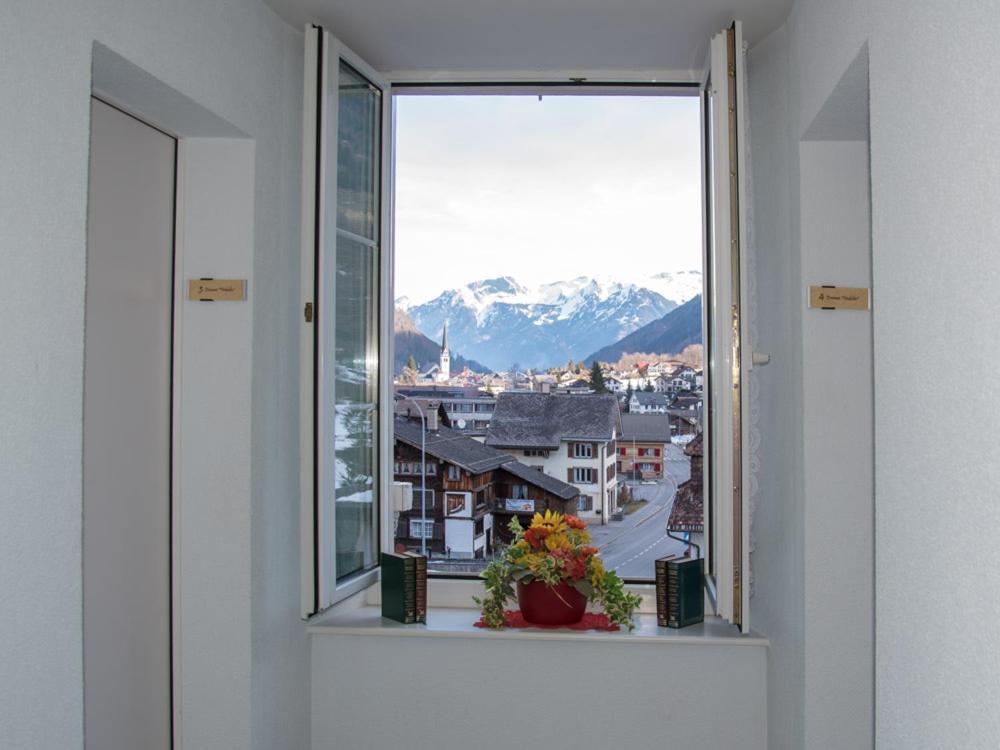 Hotel Restaurant Raben Linthal 외부 사진