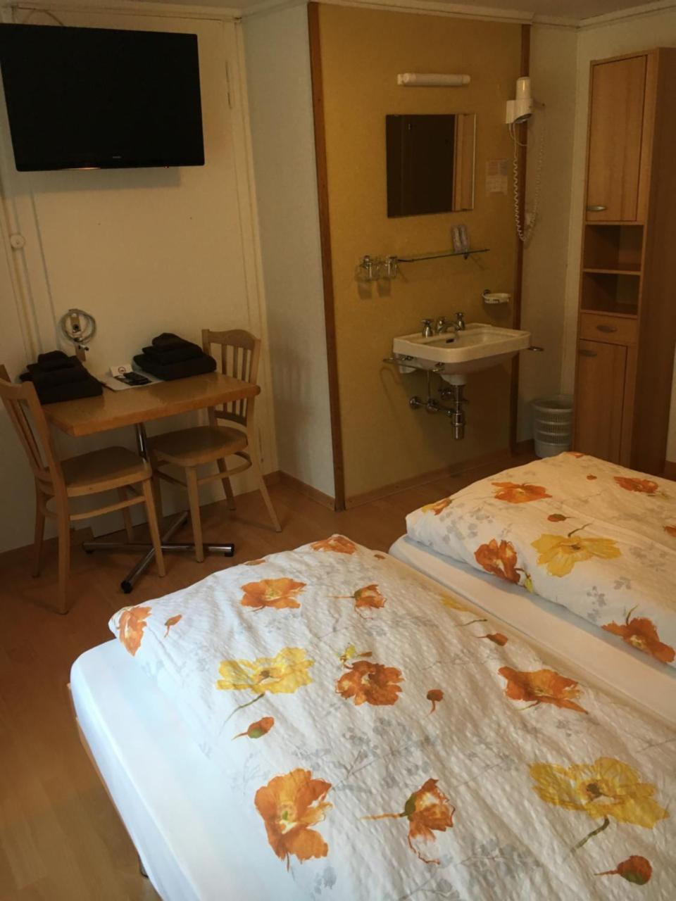 Hotel Restaurant Raben Linthal 외부 사진